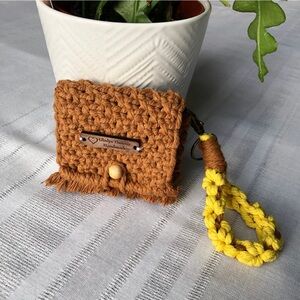 Macrame mini wallet